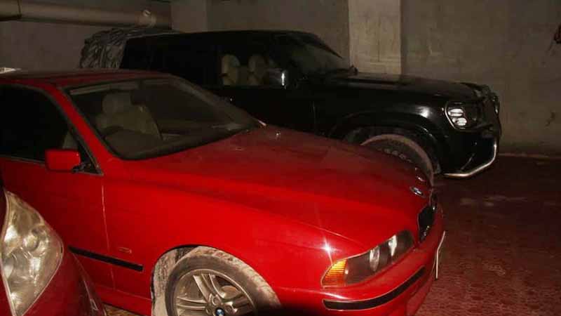 হাজী সেলিমের বাড়ির গোপন কক্ষ থেকে উদ্ধার ৬ বিলাসবহুল গাড়ি